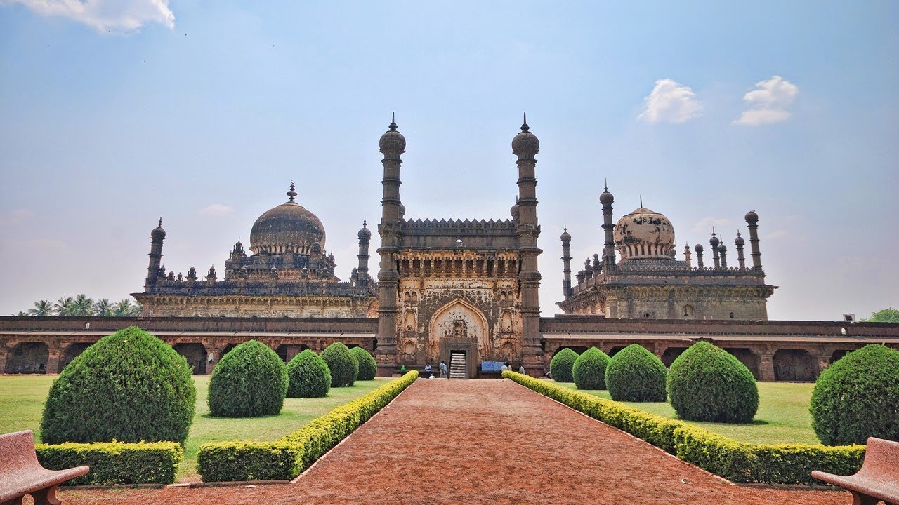 Aegiscabs 1579615955Bijapur-Tourist-Attraction.jpg