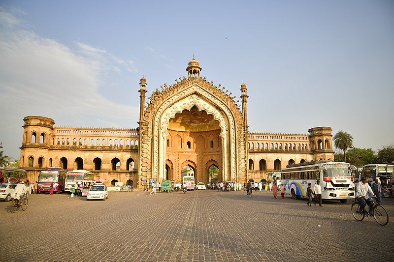 Aegiscabs 783400800Rumi_Darwaza.jpg